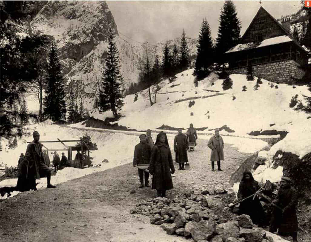 De honderdste verjaardag van de Vršič-weg